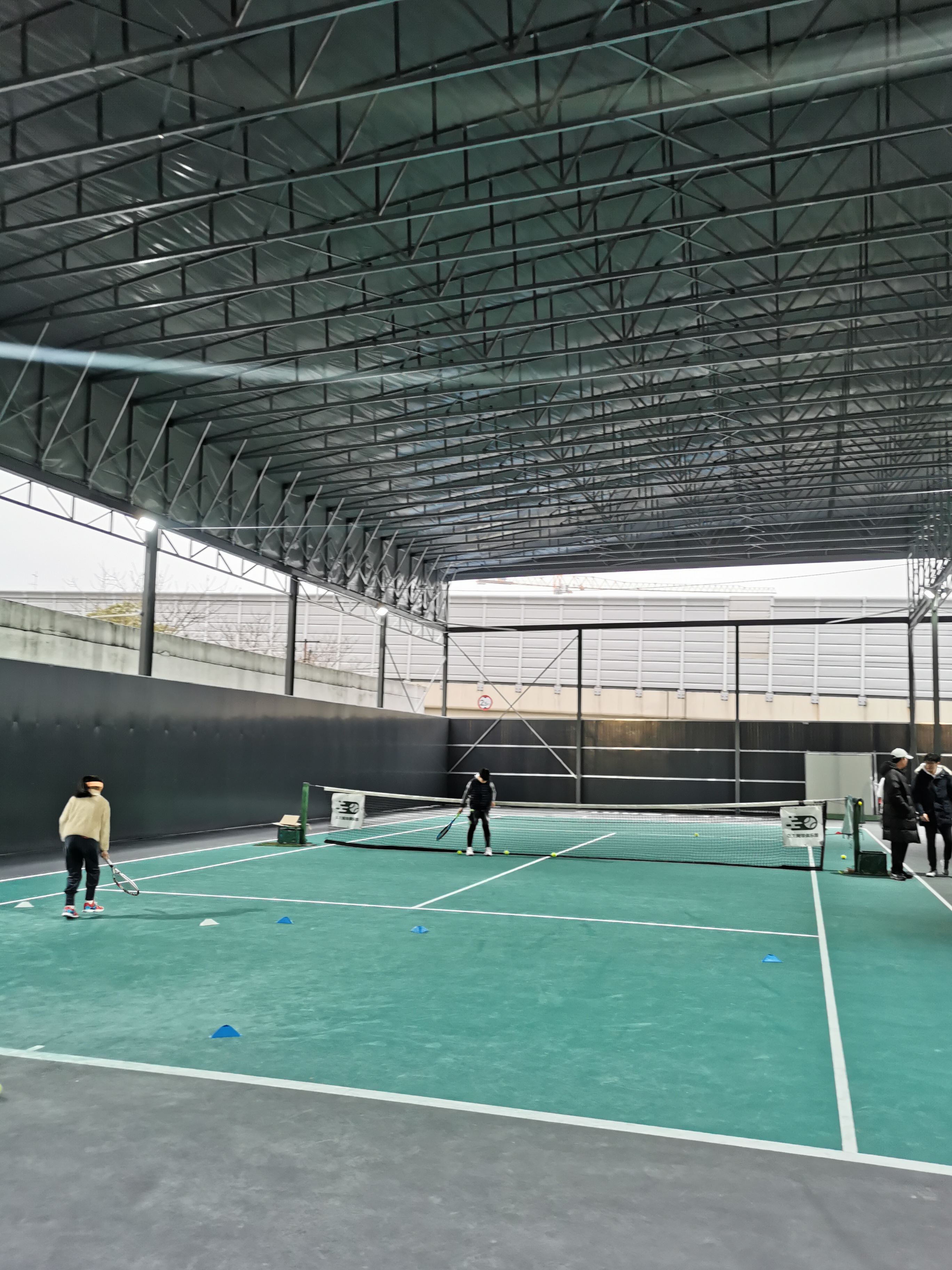 南京网球场篮球场电动伸缩雨棚